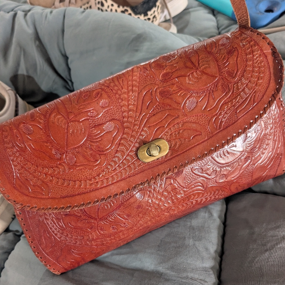 Elegant Brown Leather Crossbody